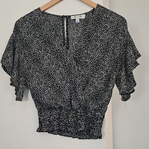 She + Sky Black and White Flutter Sleeve Blouse